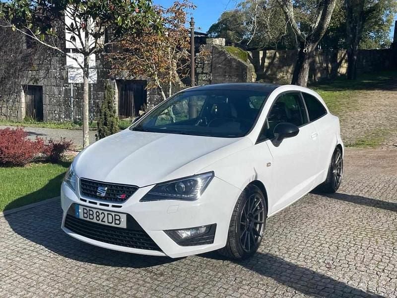 Branco Usado 2014 Seat Ibiza Citadino | € 14.500 (Preço justo) - Imagem 1/4