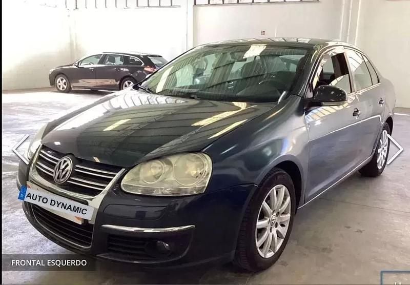 Azul Usado 2010 VW Jetta Sedan | € 8.750 (Preço elevado) - Imagem 1/4