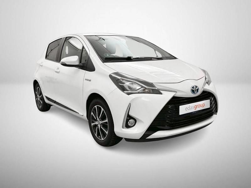 Branco Usado 2020 Toyota Yaris Hybrid | € 16.890 (Bom preço) - Imagem 1/4