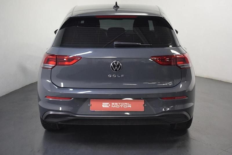 Usado VW Golf VIII Life 110 HP (80 kW) 2024 Cinza