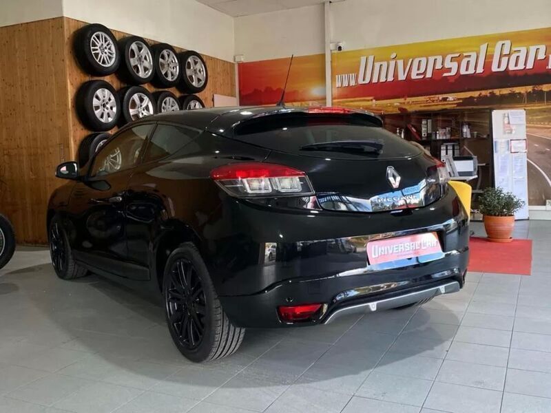 Usado Renault Mégane III 110 HP (80 kW) 2012 Preto Coupé