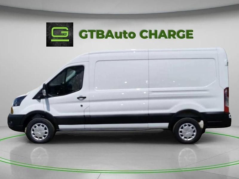 Branco Usado 2022 Ford Transit Trend | € 44.999 - Imagem 1/4