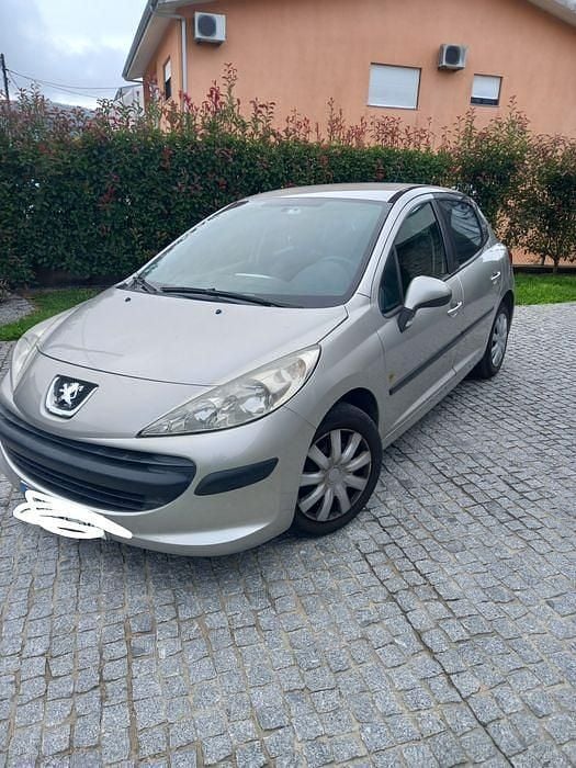 Usado 2008 Peugeot 207 Sedan | € 5.000 (Preço justo) - Imagem 1/4