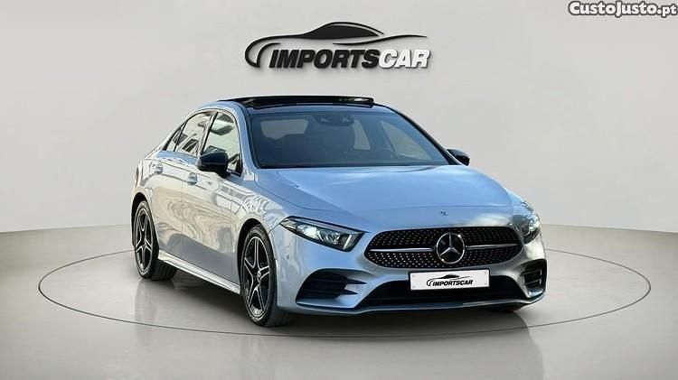 Cinza Usado 2021 Mercedes A180 AMG line Citadino | € 31.999 (Preço elevado) - Imagem 1/1