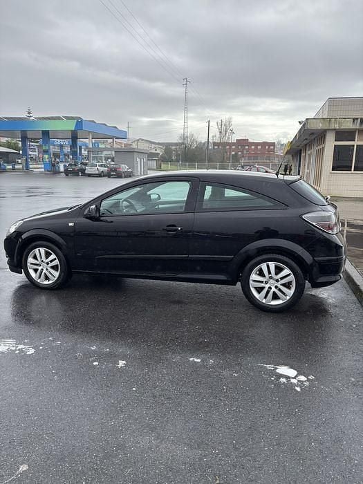 Usado 2008 Opel Astra GTC | € 4.300 (Preço justo) - Imagem 1/4
