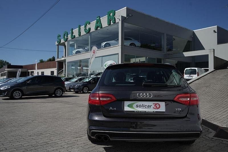 Usado Audi A4 S-Line 136 HP (100 kW) 2013 Cinza Carrinha