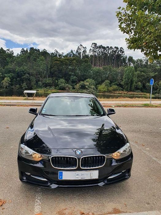 Usado 2013 BMW 318 Sport Line Sedan | € 12.500 (Preço justo) - Imagem 1/4