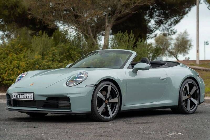 Cinzento Novo 2024 Porsche 911 | € 189.992 - Imagem 1/4