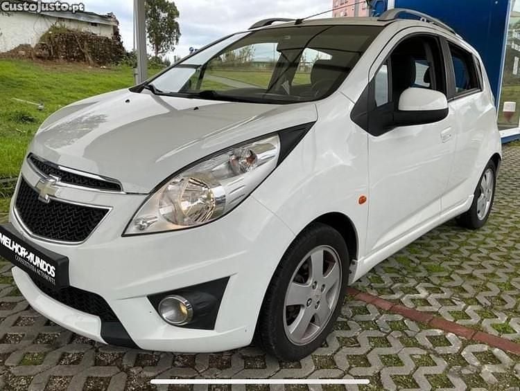 Branco Usado 2010 Chevrolet Spark LT Citadino | € 7.990 (Preço justo) - Imagem 1/1