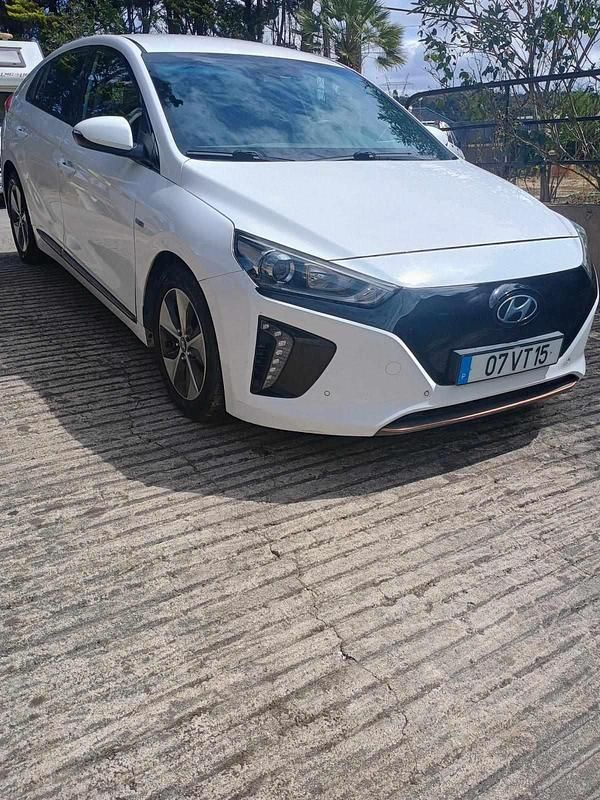 Usado Hyundai Ioniq 88 kW (120 HP) 2018 Branco Citadino