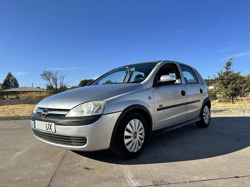Usado 2003 Opel Corsa Sedan | € 1.500 (Super Preço) - Imagem 1/4