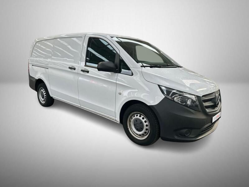 Branco Usado 2021 Mercedes Vito Monovolume | € 22.490 - Imagem 1/4