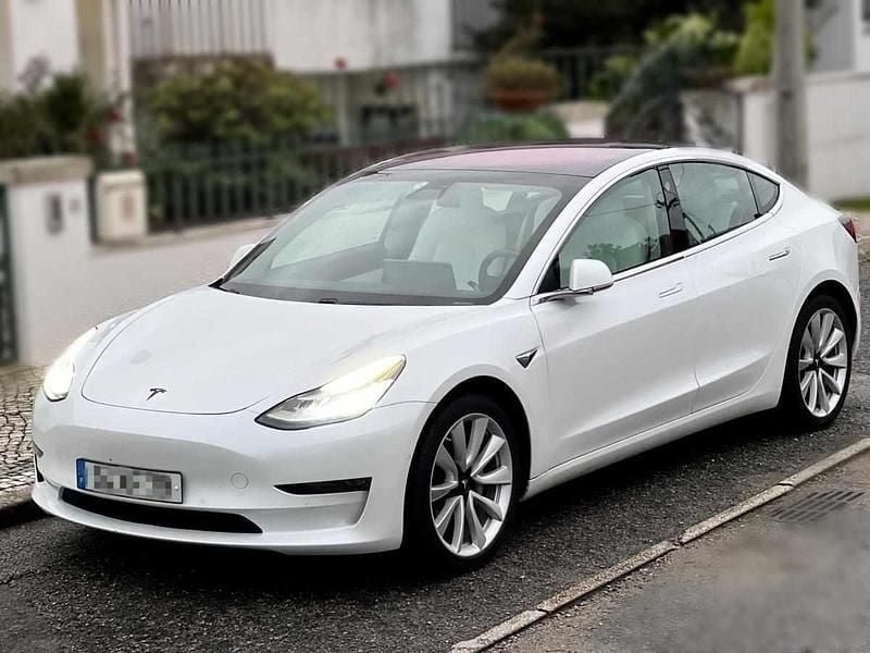 Branco Usado 2019 Tesla Model 3 Long Range AWD Sedan | € 25.000 (Preço justo) - Imagem 1/4