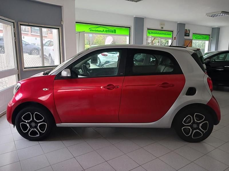 Usado Smart ForFour Prime 71 HP (52 kW) 2016 Vermelho Citadino
