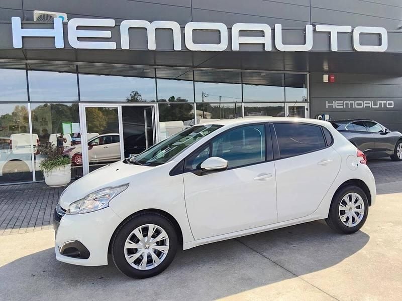 Branco Usado 2020 Peugeot 208 Active Citadino | € 13.850 (Preço justo) - Imagem 1/4