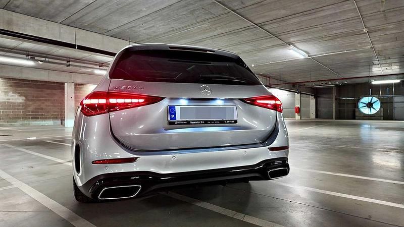 Usado 2022 Mercedes C300 Sedan | € 51.700 (Preço elevado) - Imagem 1/4