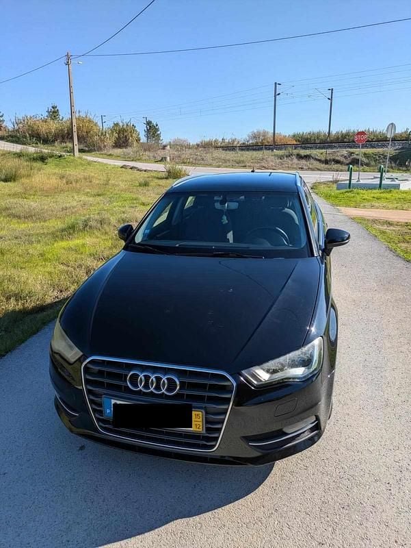 Usado Audi A3 110 HP (80 kW) 2015 Preto