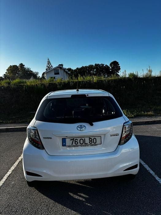 Usado 2014 Toyota Yaris Active Sedan | € 9.700 (Preço justo) - Imagem 1/4