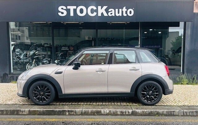 Cinzento Usado 2024 Mini Cooper Citadino | € 29.500 (Caro) - Imagem 1/4