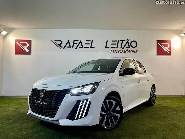 Branco Usado 2024 Peugeot 208 Active Citadino | € 16.800 (Bom preço) - Imagem 1/1