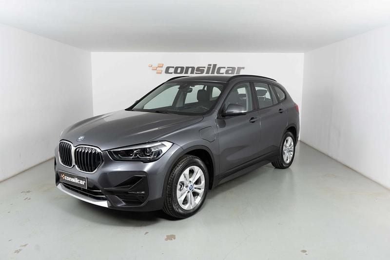 Cinza Usado 2022 BMW X1 Advantage SUV | € 26.480 (Preço justo) - Imagem 1/4