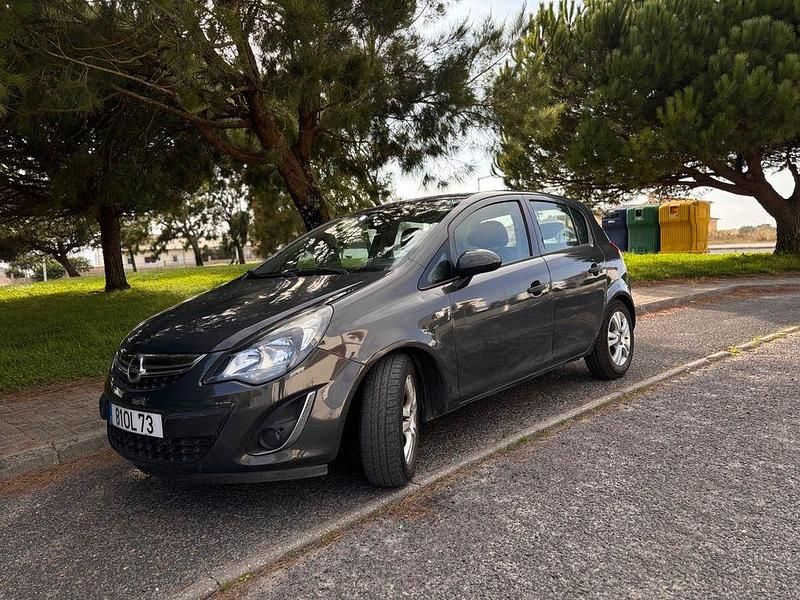 Usado 2014 Opel Corsa Sedan | € 6.500 (Preço justo) - Imagem 1/4