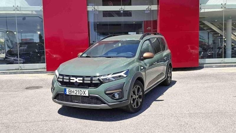Verde Usado 2024 Dacia Jogger Extreme SUV | € 20.990 (Bom preço) - Imagem 1/4