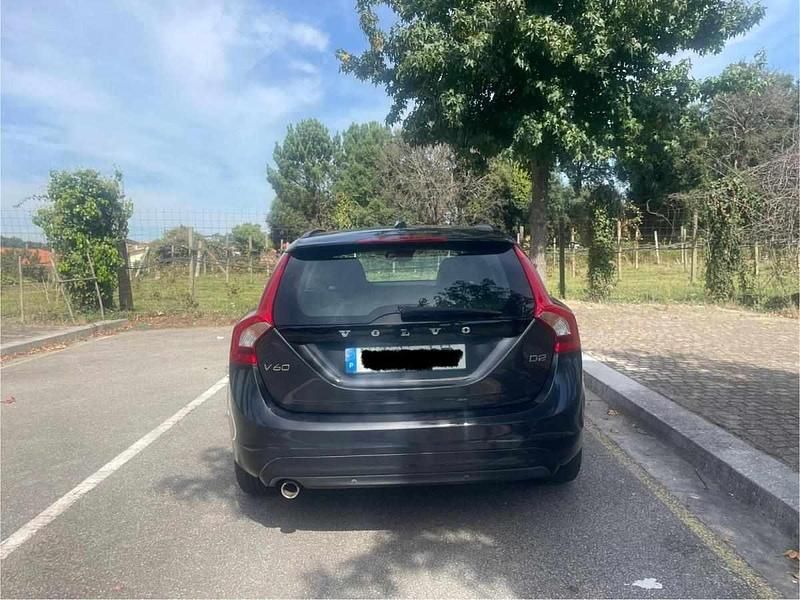 Usado Volvo V60 120 HP (88 kW) 2017 Cinzento Carrinha