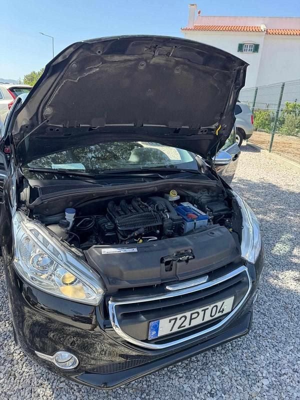 Usado Peugeot 208 Allure 82 HP (60 kW) 2015 Preto Citadino