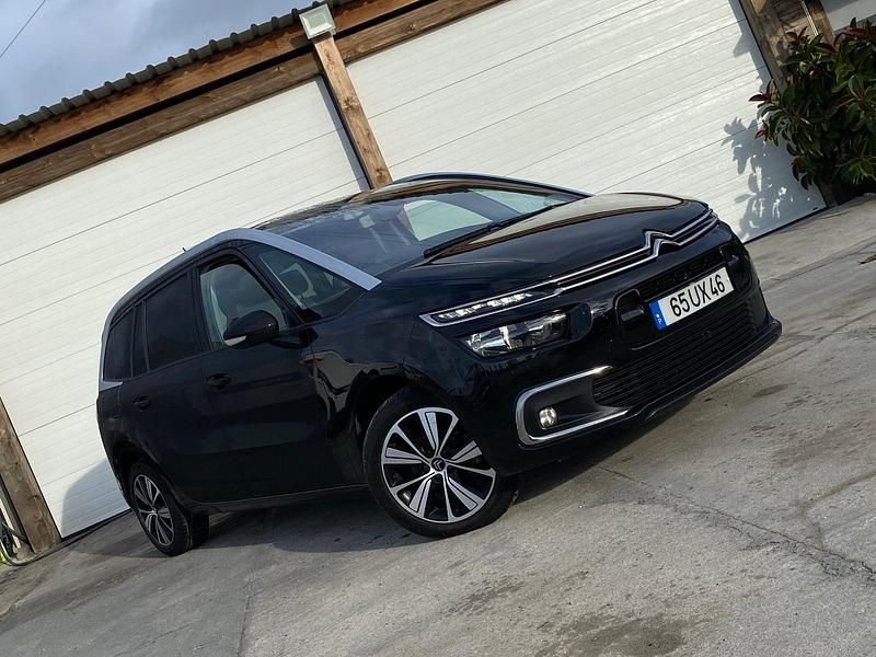 Preto Usado 2018 Citroën C4 Feel Monovolume | € 14.999 (Preço justo) - Imagem 1/4