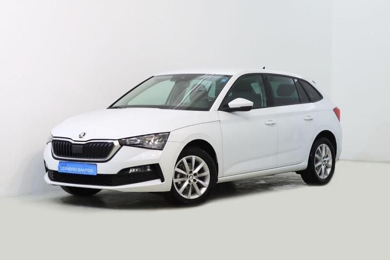 Branco Usado 2022 Skoda Scala Citadino | € 16.900 (Preço justo) - Imagem 1/4