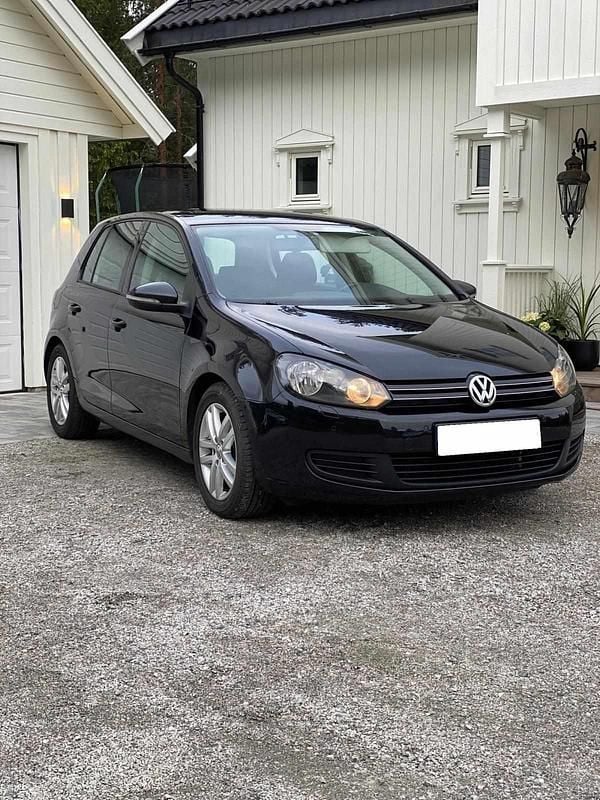 Azul Usado 2009 VW Golf VI Citadino | € 3.500 - Imagem 1/4
