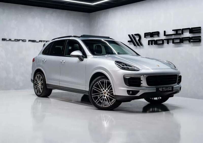 Cinzento Usado 2017 Porsche Cayenne SUV | € 47.950 (Preço justo) - Imagem 1/4