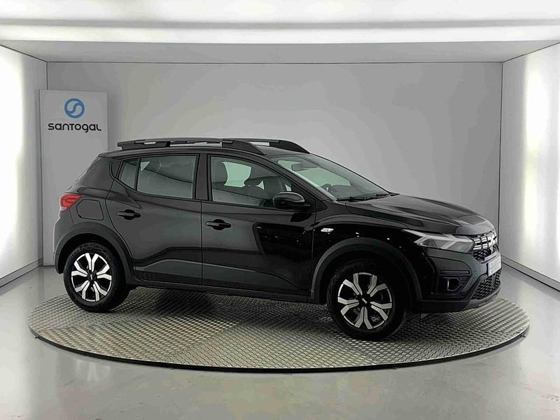 Preto Usado 2024 Dacia Sandero Expression Citadino | € 17.290 (Preço justo) - Imagem 1/4