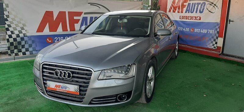 Cinza Usado 2011 Audi A8 Sedan | € 19.000 - Imagem 1/4
