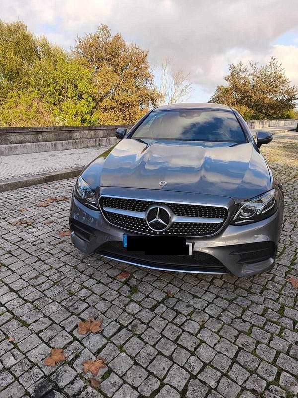 Usado Mercedes E220 194 HP (142 kW) 2018 Cinzento Coupé