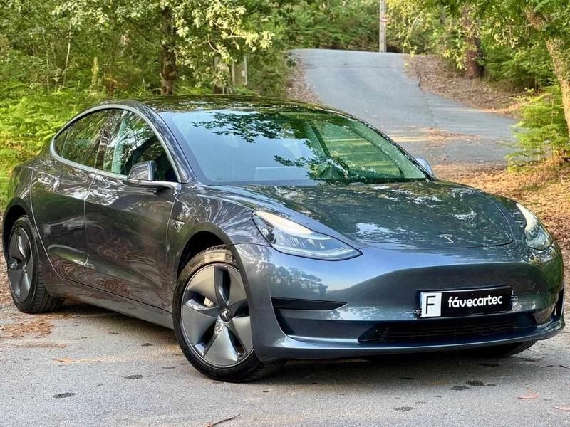 Cinza Usado 2019 Tesla Model 3 Sedan | € 21.995 (Preço justo) - Imagem 1/4