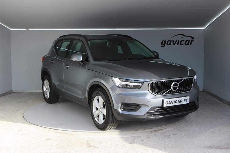 Usado Volvo XC40 150 HP (110 kW) 2018 Cinzento SUV