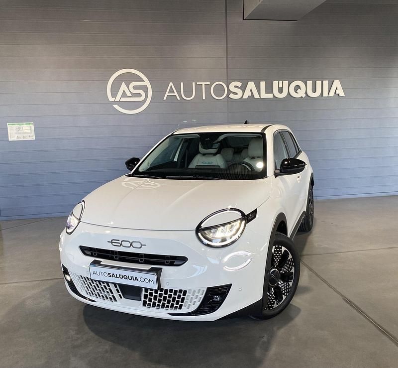 Branco Usado 2025 Fiat 600 La Prima | € 24.990 (Preço justo) - Imagem 1/4