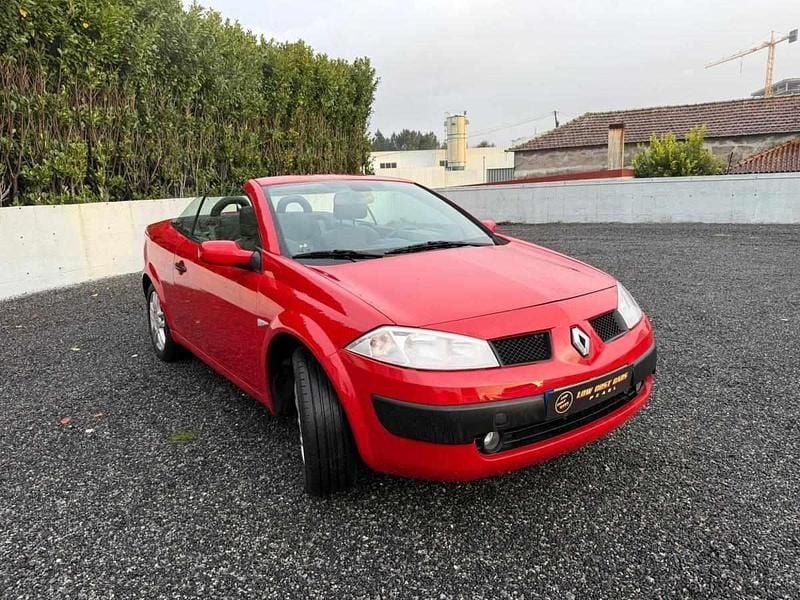 Usado Renault Mégane II 110 HP (80 kW) 2004 Vermelho Cabrios