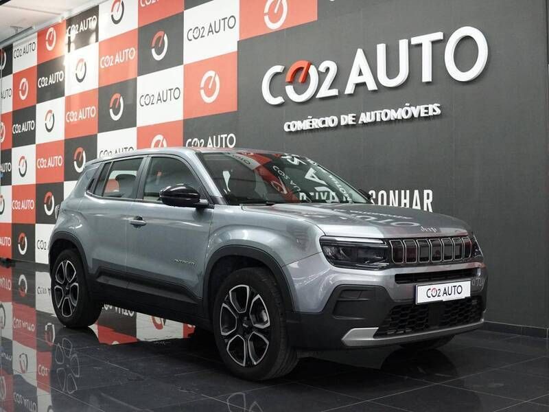 Cinza Usado 2024 Jeep Avenger Altitude SUV | € 23.900 (Preço justo) - Imagem 1/4