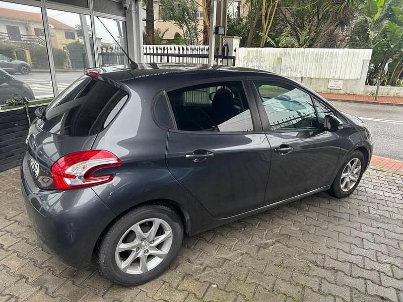 Usado Peugeot 208 82 HP (60 kW) 2013 Cinzento Citadino