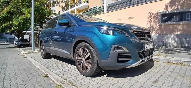 Usado Peugeot 5008 130 HP (95 kW) 2018 Verde SUV