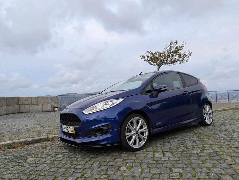 Azul Usado 2016 Ford Fiesta Citadino | € 8.500 (Bom preço) - Imagem 1/4