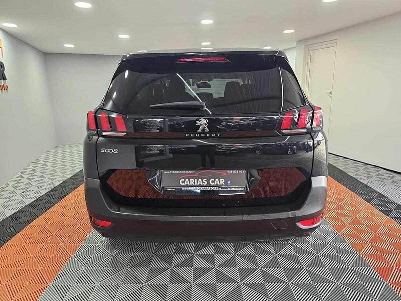 Usado Peugeot 5008 Allure 130 HP (95 kW) 2020 Preto Monovolume