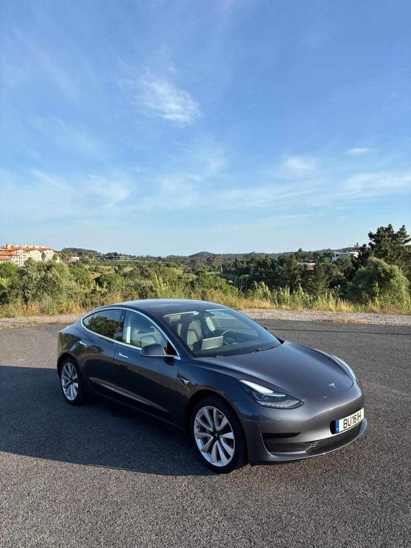 Cinzento Usado 2019 Tesla Model 3 Standard Range Plus Sedan | € 20.500 (Bom preço) - Imagem 1/4