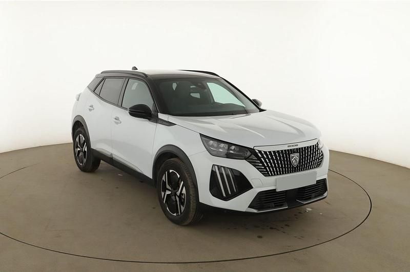 Usado Peugeot 2008 130 HP (95 kW) 2023 Branco SUV