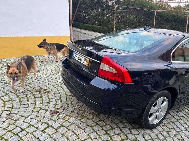 Usado Volvo S80 136 HP (100 kW) 2008 Azul Sedan