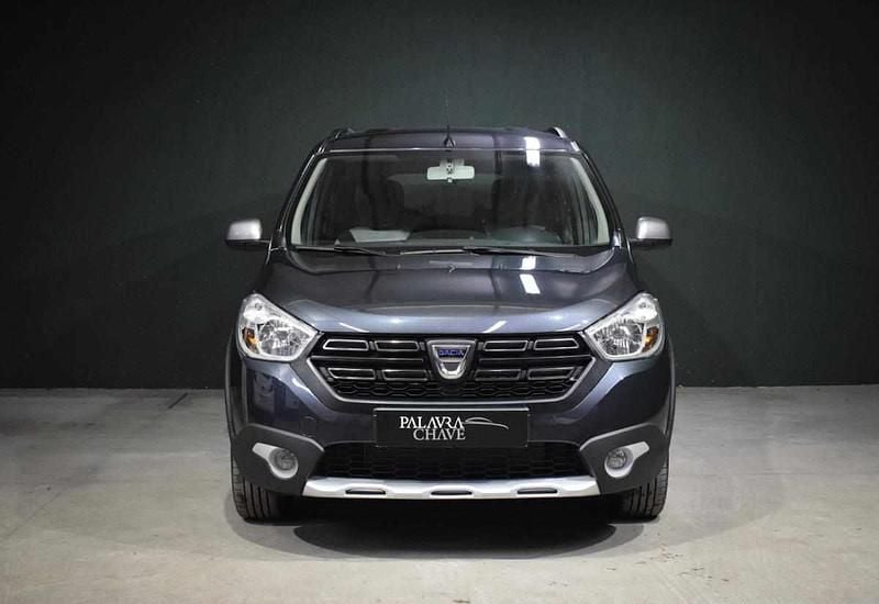 Usado Dacia Lodgy 116 HP (85 kW) 2022 Preto Monovolume