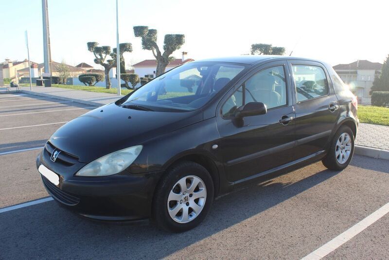 Usado 2004 Peugeot 307 Premium Sedan | € 2.400 (Preço justo) - Imagem 1/4